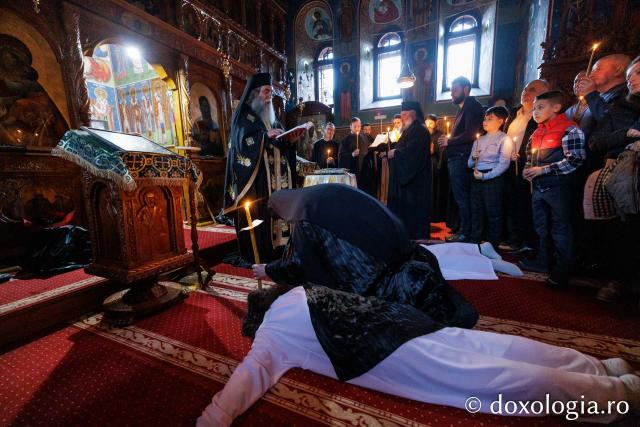 Marea Luni la Mănăstirea Almaș din județul Neamț