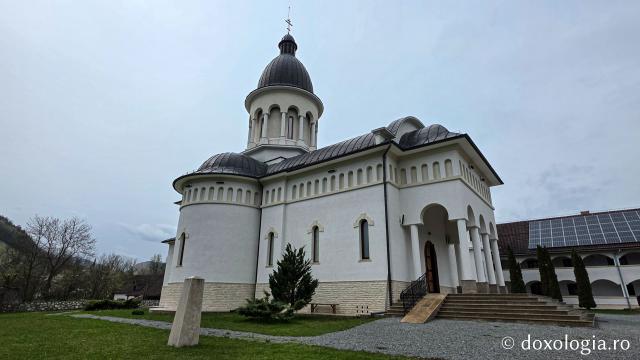 Mănăstirea „Martirii Neamului” Muncel