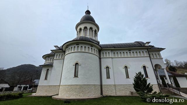 Mănăstirea „Martirii Neamului” Muncel