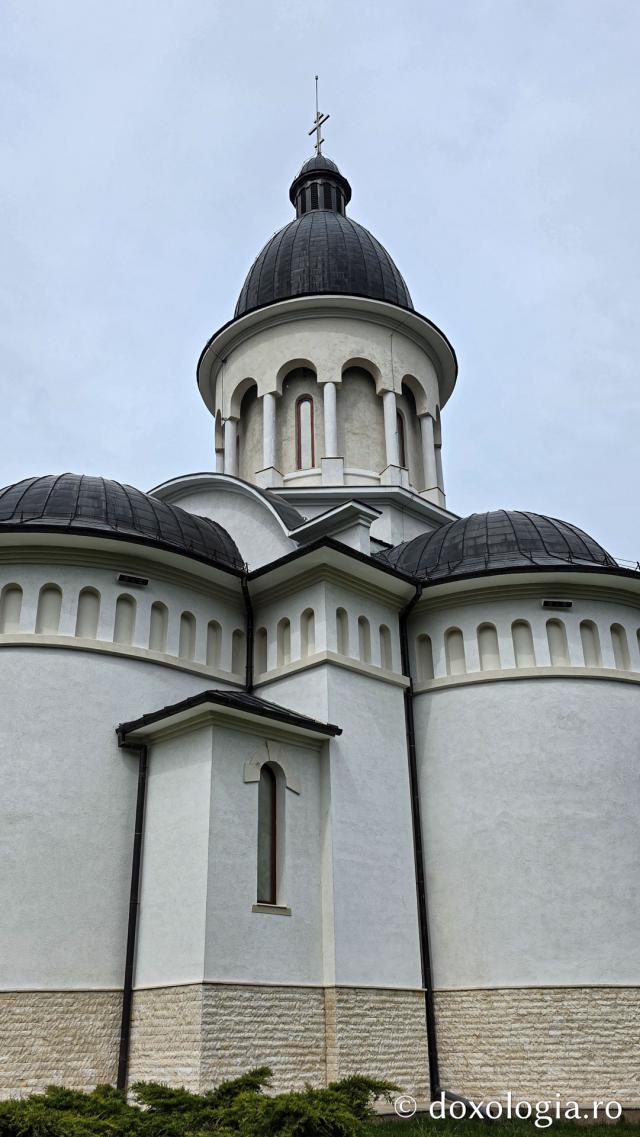 Mănăstirea „Martirii Neamului” Muncel