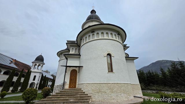 Mănăstirea „Martirii Neamului” Muncel