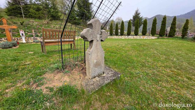 Mănăstirea „Martirii Neamului” Muncel