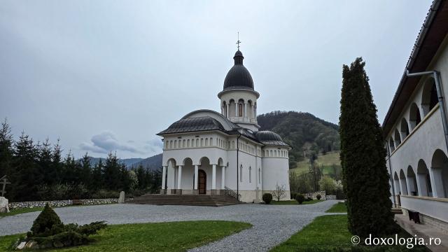 Mănăstirea „Martirii Neamului” Muncel