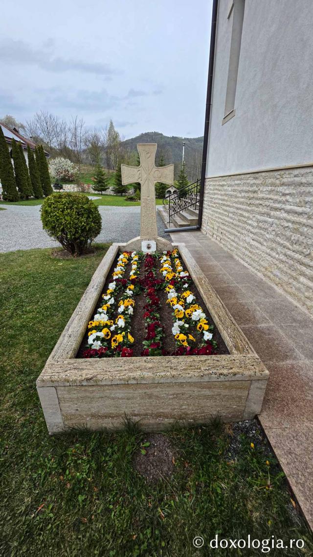 Mănăstirea „Martirii Neamului” Muncel