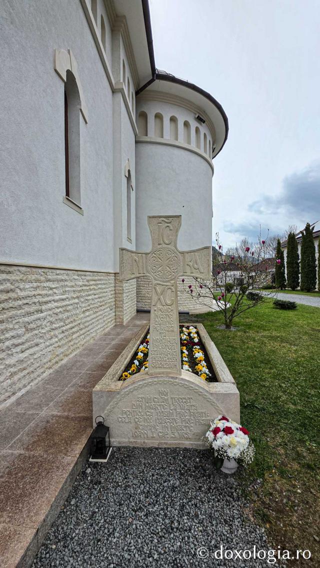 Mănăstirea „Martirii Neamului” Muncel