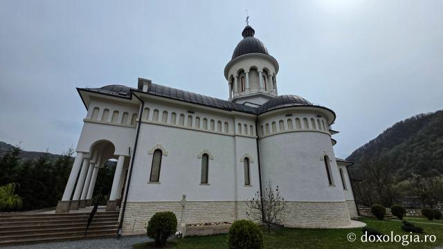 Mănăstirea „Martirii Neamului” Muncel