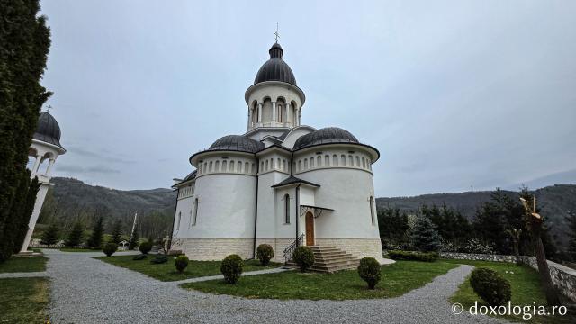 Mănăstirea „Martirii Neamului” Muncel