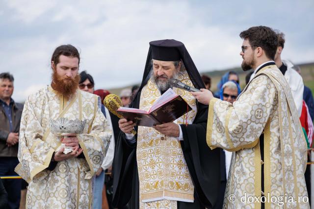 A fost pusă piatra de temelie pentru biserica din localitatea Alexești – Ipatele