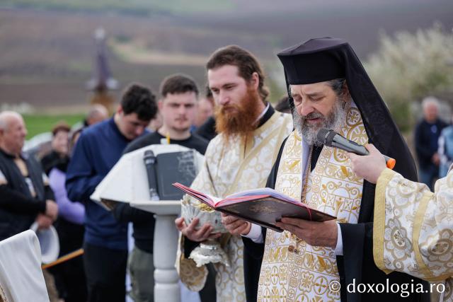 A fost pusă piatra de temelie pentru biserica din localitatea Alexești – Ipatele