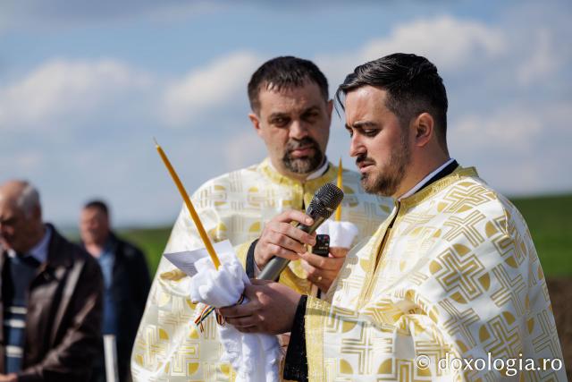 A fost pusă piatra de temelie pentru biserica din localitatea Alexești – Ipatele