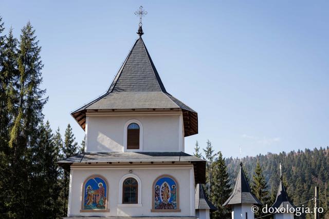 (Foto) Mănăstirea Durău, în așteptarea proclamării locale a canonizării Sfintei Mavra