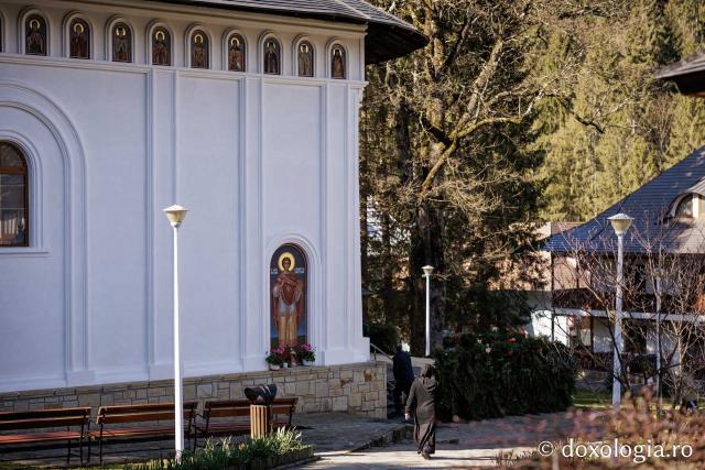 (Foto) Mănăstirea Durău, în așteptarea proclamării locale a canonizării Sfintei Mavra