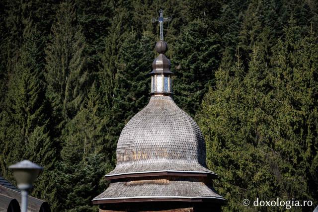 (Foto) Mănăstirea Durău, în așteptarea proclamării locale a canonizării Sfintei Mavra