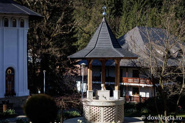 (Foto) Mănăstirea Durău, în așteptarea proclamării locale a canonizării Sfintei Mavra