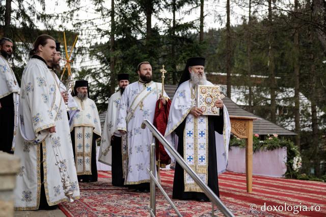 Priveghere la Mănăstirea Durău