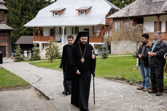 Priveghere la Mănăstirea Durău