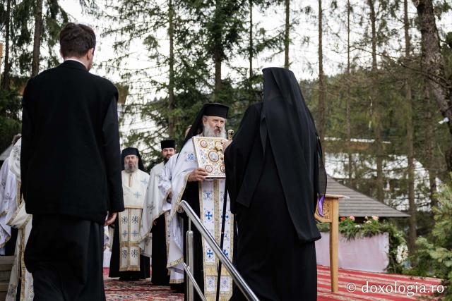 Priveghere la Mănăstirea Durău