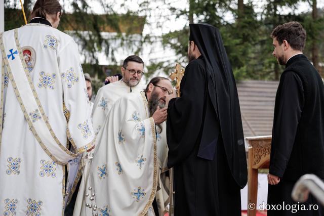 Priveghere la Mănăstirea Durău