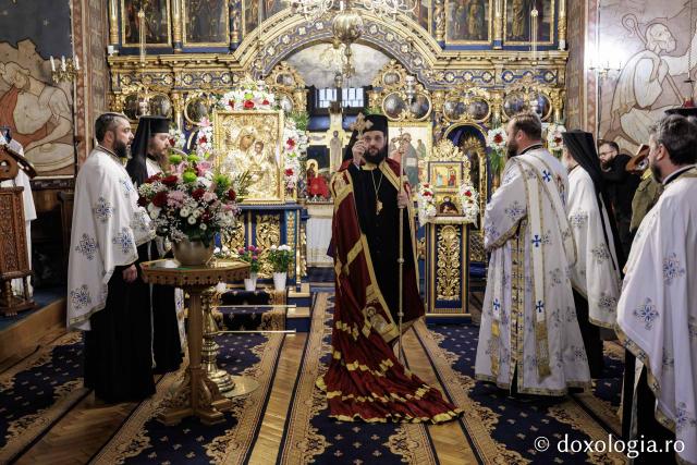 Priveghere la Mănăstirea Durău
