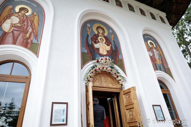 Priveghere la Mănăstirea Durău