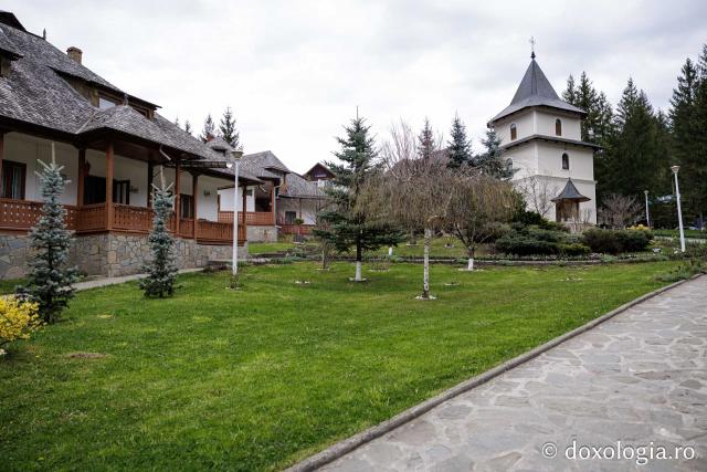 Priveghere la Mănăstirea Durău