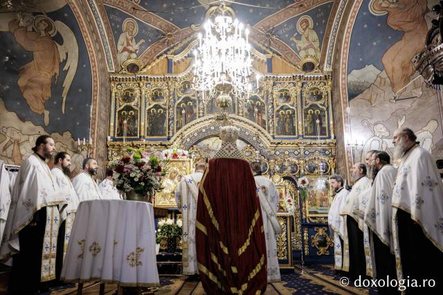 Priveghere la Mănăstirea Durău