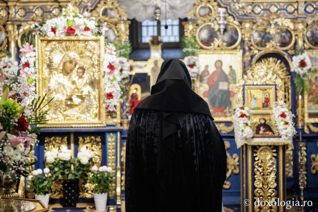 Priveghere la Mănăstirea Durău