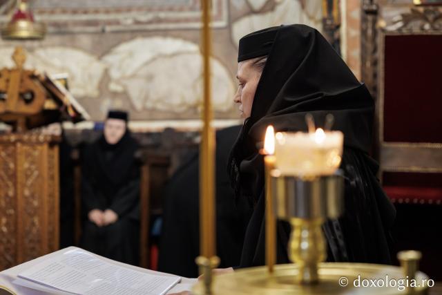 Priveghere la Mănăstirea Durău