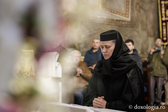 Priveghere la Mănăstirea Durău