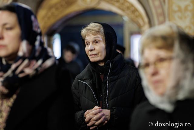 Priveghere la Mănăstirea Durău