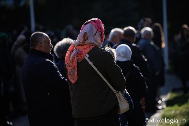 (Foto) Rugăciune și bucurie – pelerini uniți sub ocrotirea Sfintei Cuvioase Mavra de pe Ceahlău