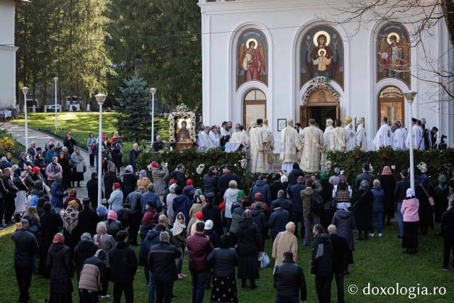 Sfânta Liturghie cu ocazia proclamării locale a canonizării Sfintei Cuvioase Mavra de pe Ceahlău