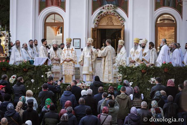 Sfânta Liturghie cu ocazia proclamării locale a canonizării Sfintei Cuvioase Mavra de pe Ceahlău