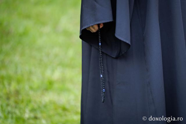 (Foto) Rugăciune și bucurie – pelerini uniți sub ocrotirea Sfintei Cuvioase Mavra de pe Ceahlău
