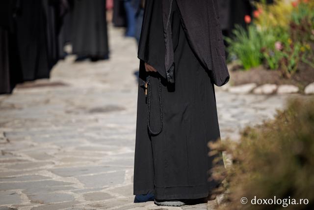 (Foto) Rugăciune și bucurie – pelerini uniți sub ocrotirea Sfintei Cuvioase Mavra de pe Ceahlău