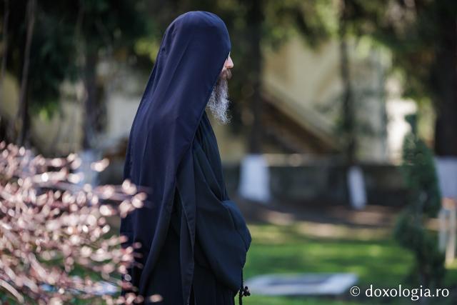 (Foto) Rugăciune și bucurie – pelerini uniți sub ocrotirea Sfintei Cuvioase Mavra de pe Ceahlău