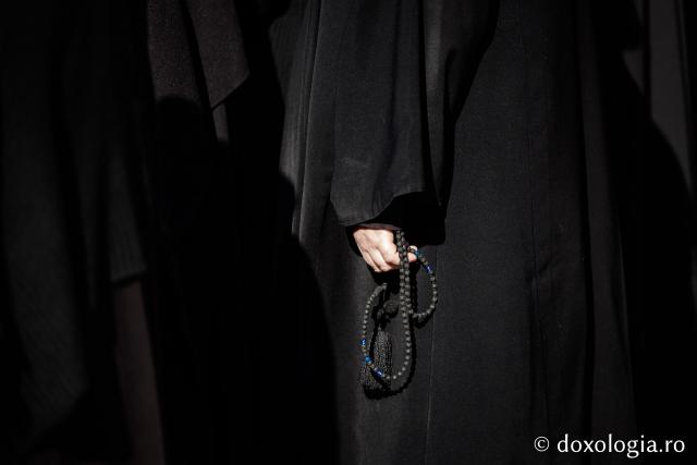 (Foto) Rugăciune și bucurie – pelerini uniți sub ocrotirea Sfintei Cuvioase Mavra de pe Ceahlău
