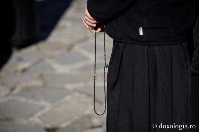 (Foto) Rugăciune și bucurie – pelerini uniți sub ocrotirea Sfintei Cuvioase Mavra de pe Ceahlău
