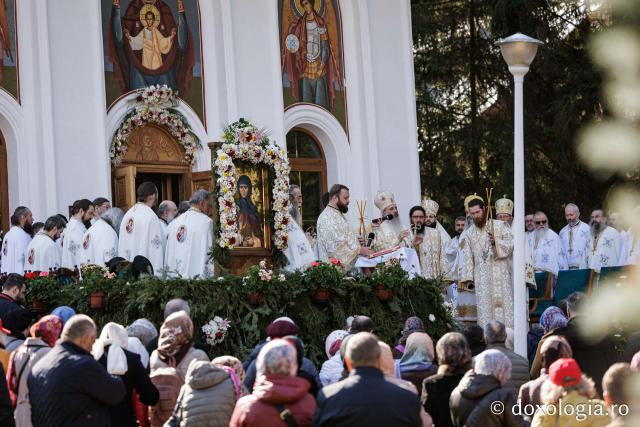 Sfânta Liturghie cu ocazia proclamării locale a canonizării Sfintei Cuvioase Mavra de pe Ceahlău