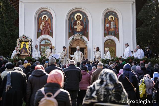 Sfânta Liturghie cu ocazia proclamării locale a canonizării Sfintei Cuvioase Mavra de pe Ceahlău