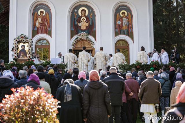 Sfânta Liturghie cu ocazia proclamării locale a canonizării Sfintei Cuvioase Mavra de pe Ceahlău