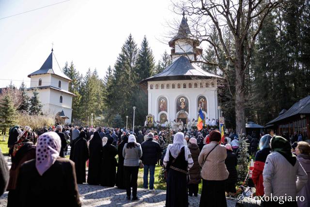 Sfânta Liturghie cu ocazia proclamării locale a canonizării Sfintei Cuvioase Mavra de pe Ceahlău