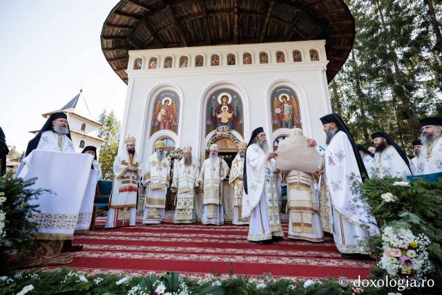 (Foto) Proclamarea locală a canonizării Sfintei Cuvioase Mavra de pe Ceahlău