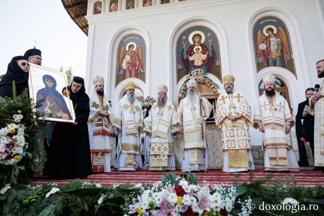 (Foto) Proclamarea locală a canonizării Sfintei Cuvioase Mavra de pe Ceahlău