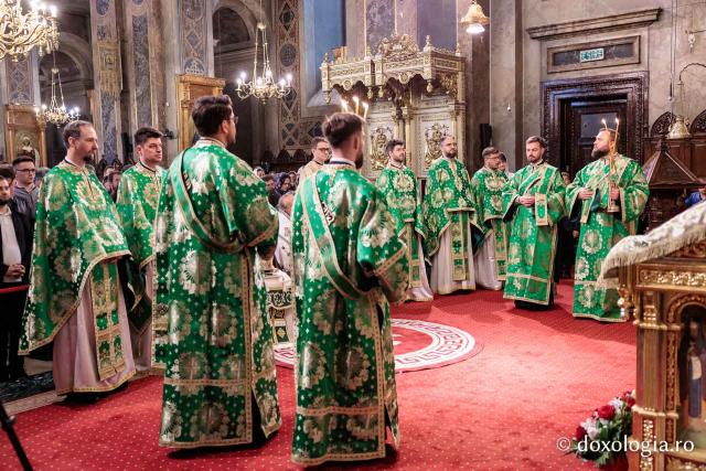 Praznicul Cincizecimii, la Catedrala Mitropolitană din Iași