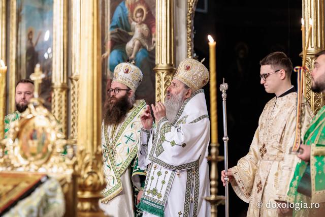Praznicul Cincizecimii, la Catedrala Mitropolitană din Iași