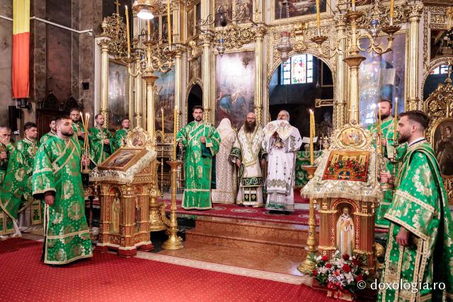 Praznicul Cincizecimii, la Catedrala Mitropolitană din Iași