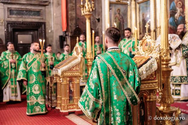 Praznicul Cincizecimii, la Catedrala Mitropolitană din Iași