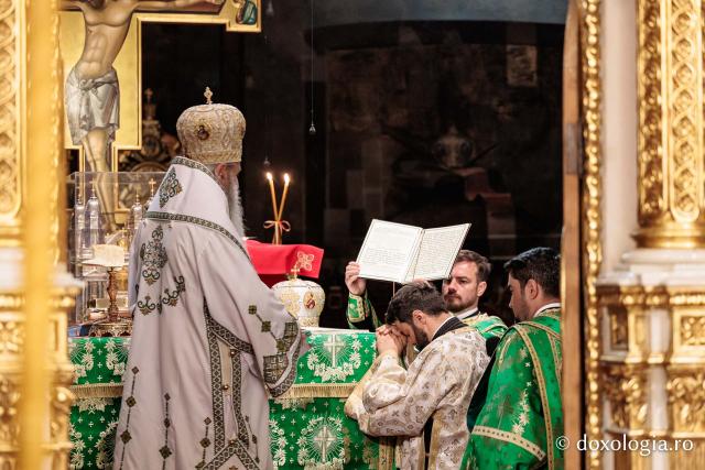 Praznicul Cincizecimii, la Catedrala Mitropolitană din Iași