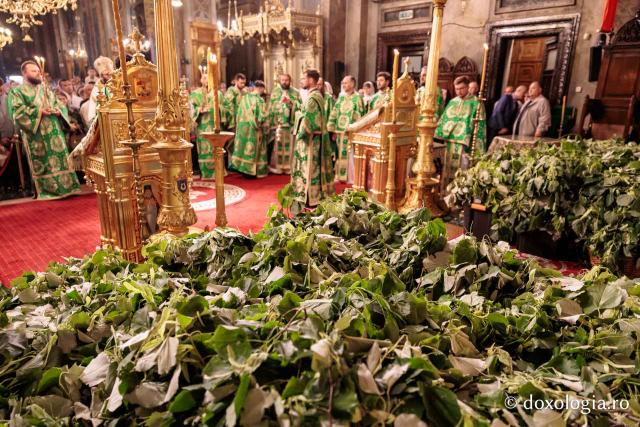 Praznicul Cincizecimii, la Catedrala Mitropolitană din Iași